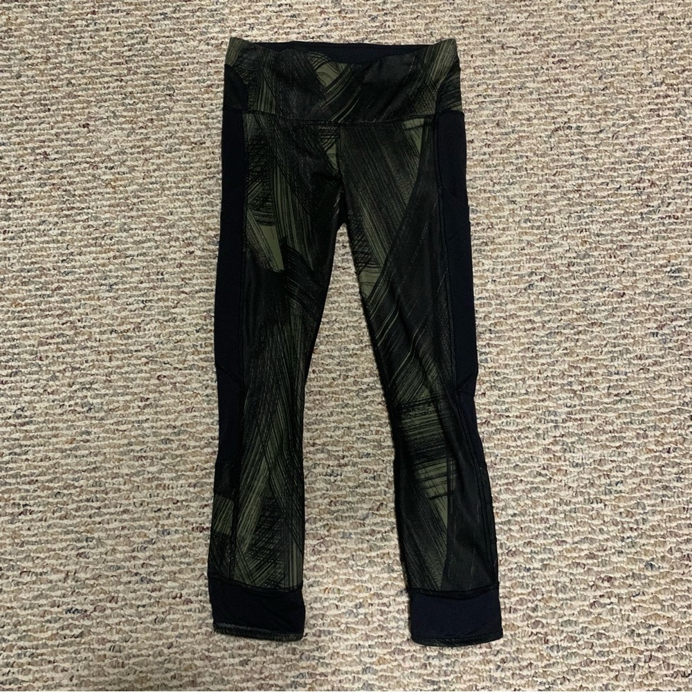 Lululemon Fresh Mesh Leggings With Side Pockets (Green / Black) - Size 6